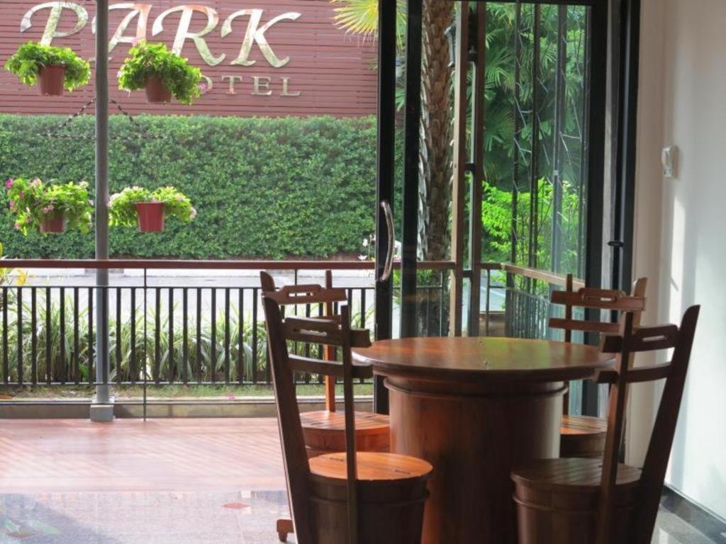 City Park Hotel Phatthalung Zewnętrze zdjęcie