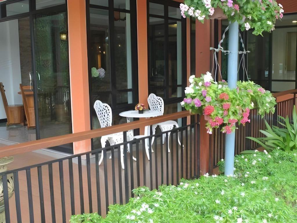 City Park Hotel Phatthalung Zewnętrze zdjęcie
