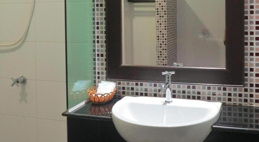 City Park Hotel Phatthalung Zewnętrze zdjęcie