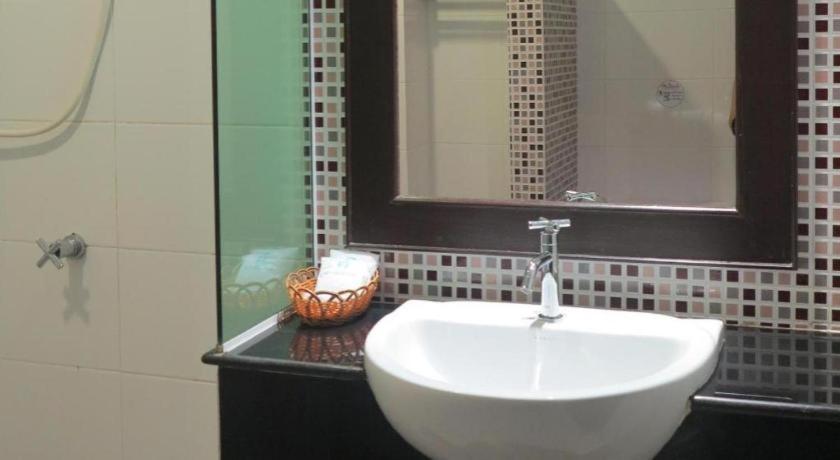City Park Hotel Phatthalung Zewnętrze zdjęcie