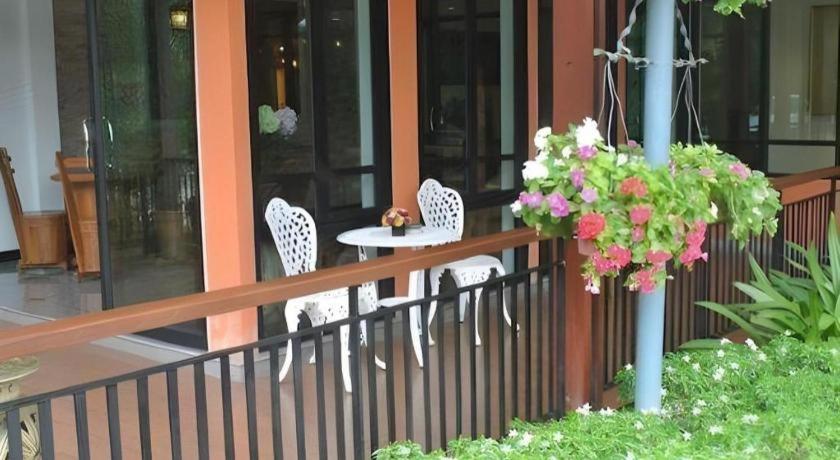 City Park Hotel Phatthalung Zewnętrze zdjęcie